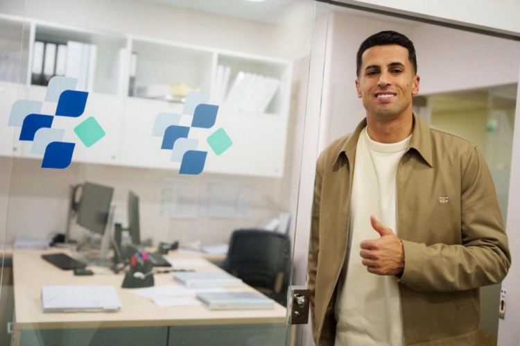 九游数字服务-博主：坎塞洛新闻发布会改为今晚11点45分举行